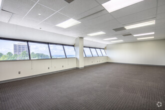 600 Beacon Pkwy W, Birmingham, AL for lease Interior Photo- Image 1 of 2