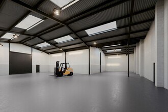 1-8 Dawson Rd, Milton Keynes à louer Photo intérieure- Image 1 de 2