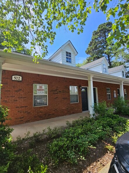 572 Peachtree Pky, Cumming, GA for lease - Building Photo - Image 1 of 5