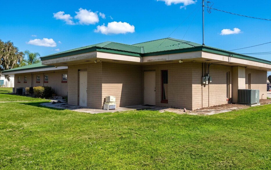 302 W Main St, Bowling Green, FL à vendre - Photo du bâtiment - Image 3 de 51