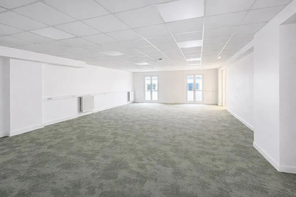 15 Rue Des Lions Saint-Paul, Paris for sale Building Photo- Image 1 of 9