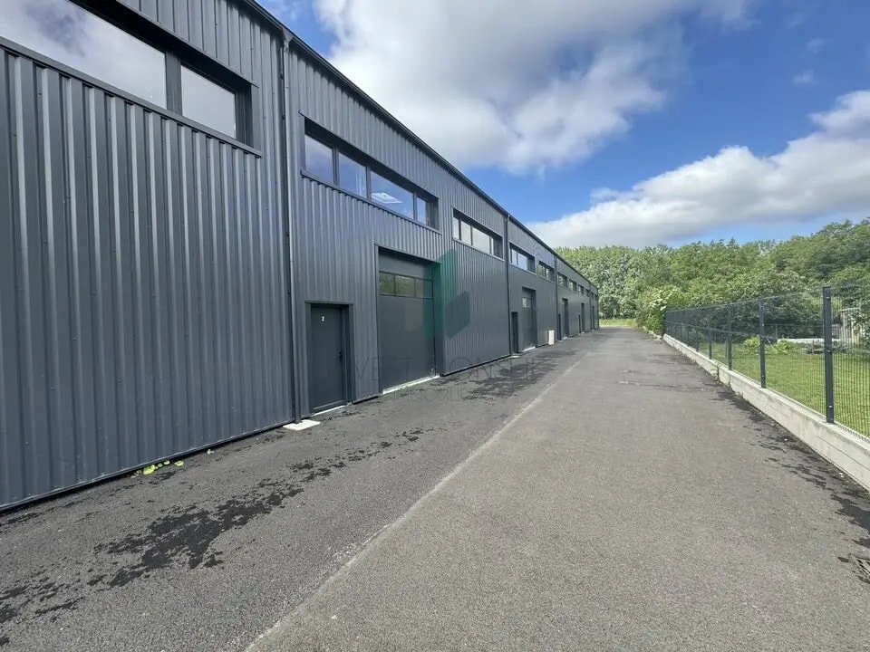 Flex dans Bernes-sur-Oise à louer Photo principale- Image 1 de 7