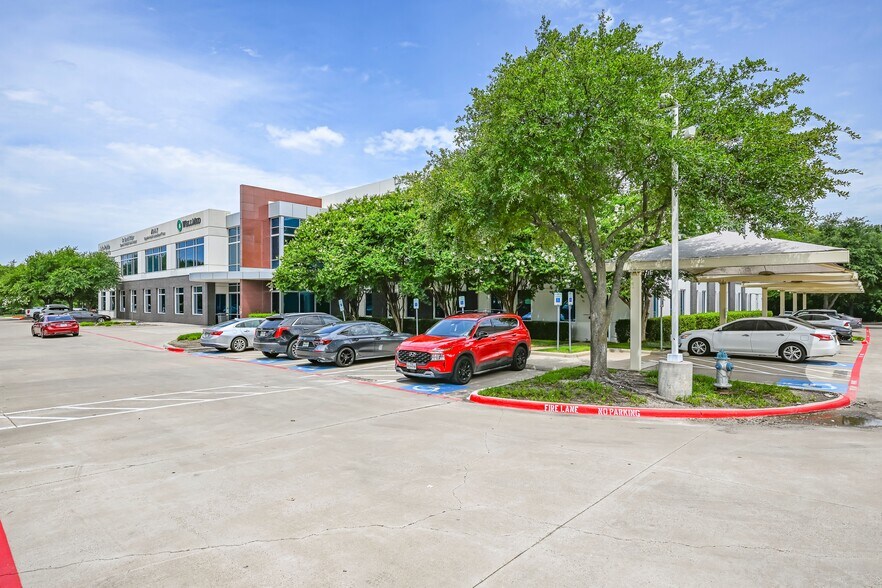 7501 Lakeview Pkwy, Rowlett, TX à louer - Photo du bâtiment - Image 3 de 10