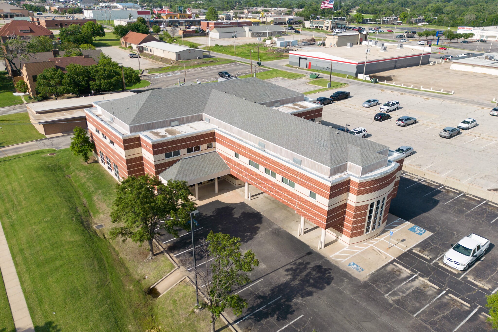 415 Fairview Ave, Ponca City, OK for sale Building Photo- Image 1 of 1