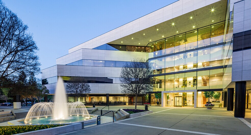 5260 N Palm Ave, Fresno, CA for lease - Building Photo - Image 2 of 3