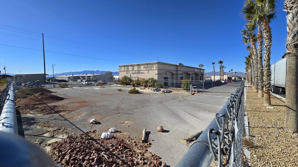 2341 E Postal Dr, Pahrump, NV à vendre - Photo du bâtiment - Image 3 de 6