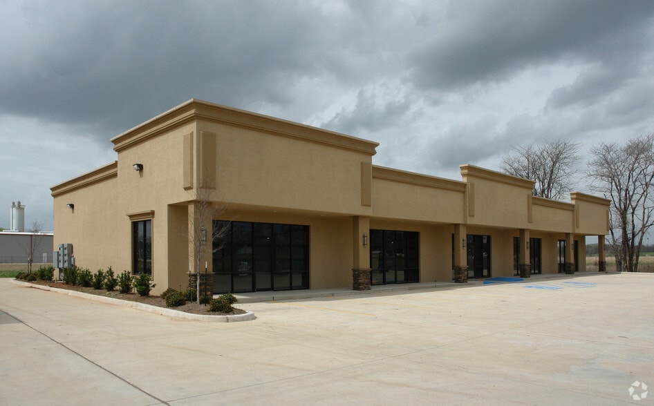 1743-1745 Swan Lake Rd, Bossier City, LA for lease - Primary Photo - Image 1 of 4