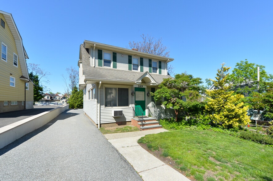 169 Dayton St, Ridgewood, NJ à vendre - Photo du bâtiment - Image 1 de 10