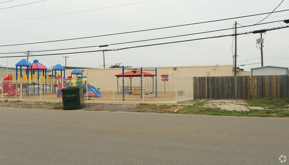 711 N 8th St, Killeen, TX à louer - Photo du b timent - Image 2 de 7