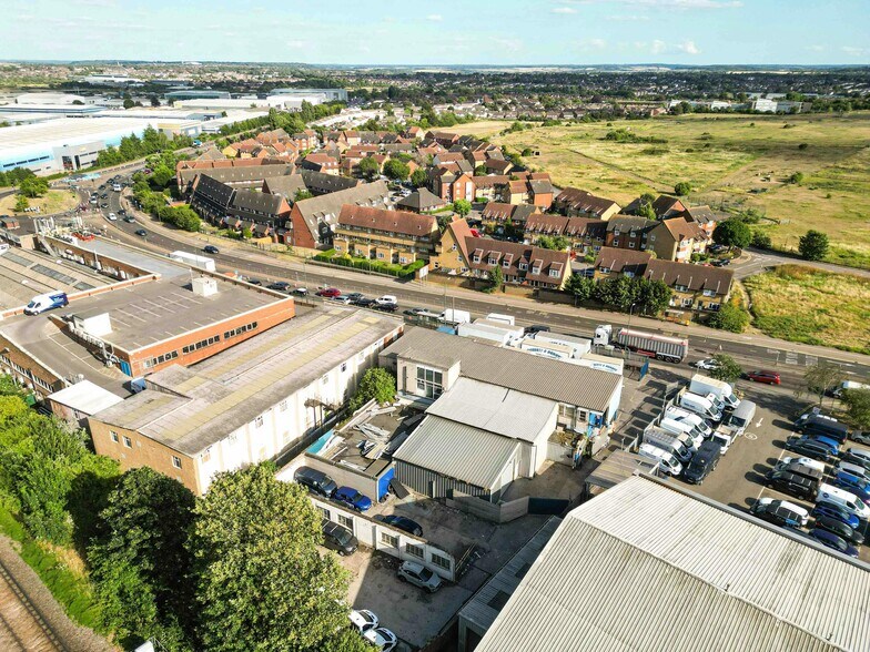 Thames Rd, Crayford à vendre - Photo du bâtiment - Image 3 de 6