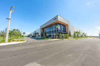 311 Racetrack Loop, Pompano Beach, FL for lease Building Photo- Image 1 of 21