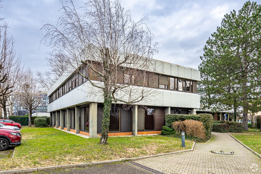 Office in Bron for sale - Primary Photo - Image 1 of 4