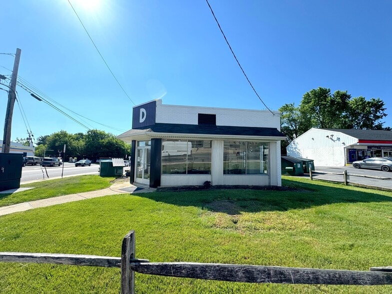 858 Manor St, Lancaster, PA for sale - Building Photo - Image 1 of 3