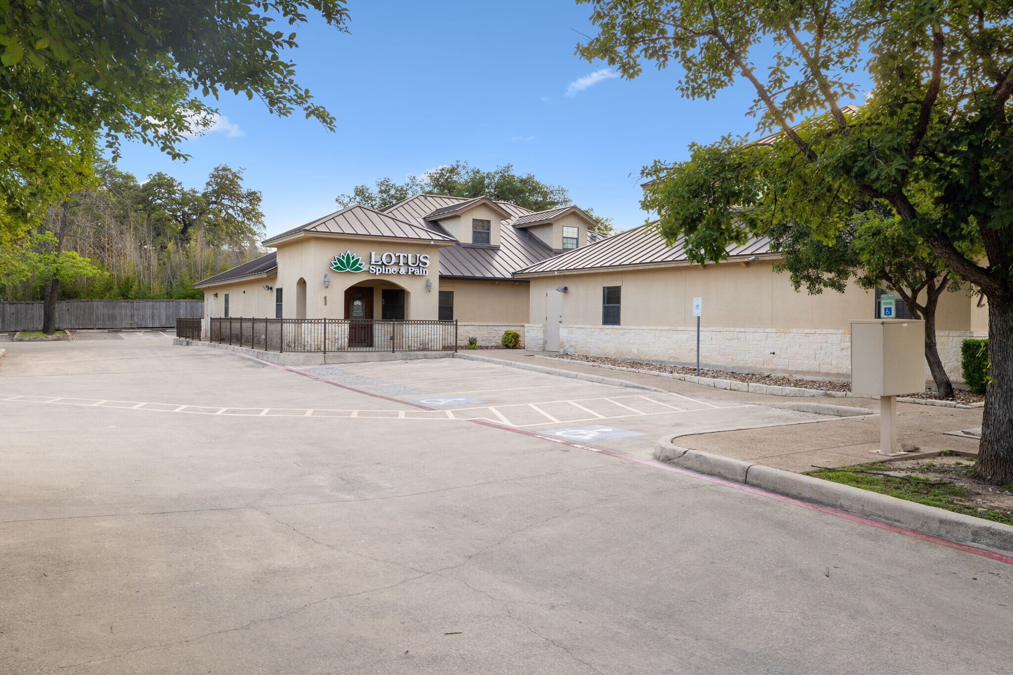 2128 Babcock Rd, San Antonio, TX à vendre Photo du bâtiment- Image 1 de 1