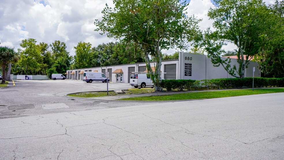 970 Sunshine Ln, Altamonte Springs, FL à louer - Photo du bâtiment - Image 3 de 11