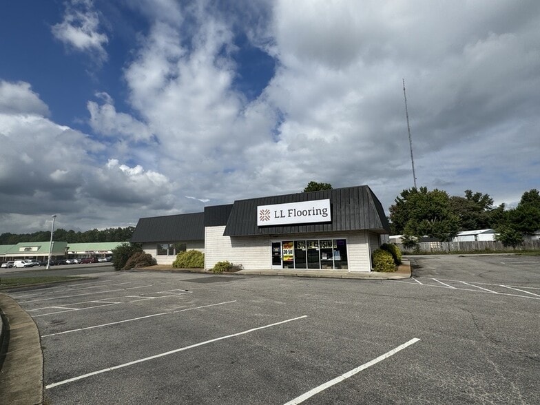 9990 Robious Rd, North Chesterfield, VA for lease - Building Photo - Image 2 of 4