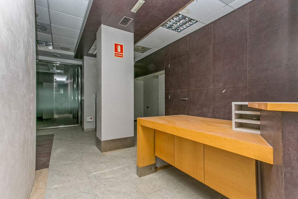 Sant Vicenç dels Horts, BAR 08620 - - - Interior Photo - Image 2 of 10