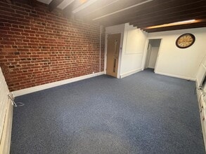 Mill Rd, Totton for lease Interior Photo- Image 2 of 2