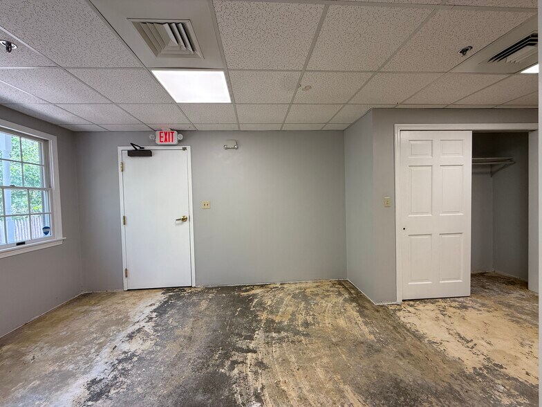 694 Main St, Holden, MA à louer - Photo du bâtiment - Image 3 de 23