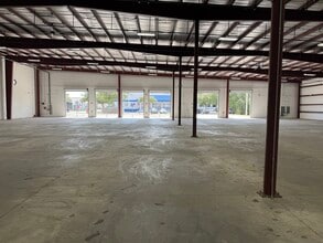 6150 Metro Plex Dr, Fort Myers, FL à louer Photo intérieure- Image 1 de 8
