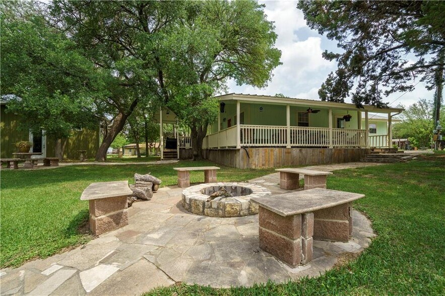 140 Little Pool Rd, Buda, TX à vendre - Photo du bâtiment - Image 3 de 8
