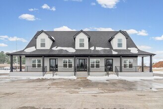 15005A Fort Campbell Blvd, Oak Grove, KY for lease Building Photo- Image 1 of 9