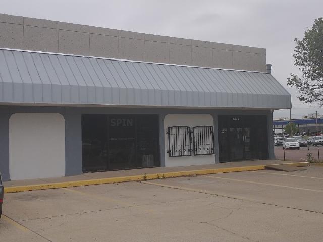 502 NW Sheridan Rd, Lawton, OK à louer - Photo du bâtiment - Image 2 de 4