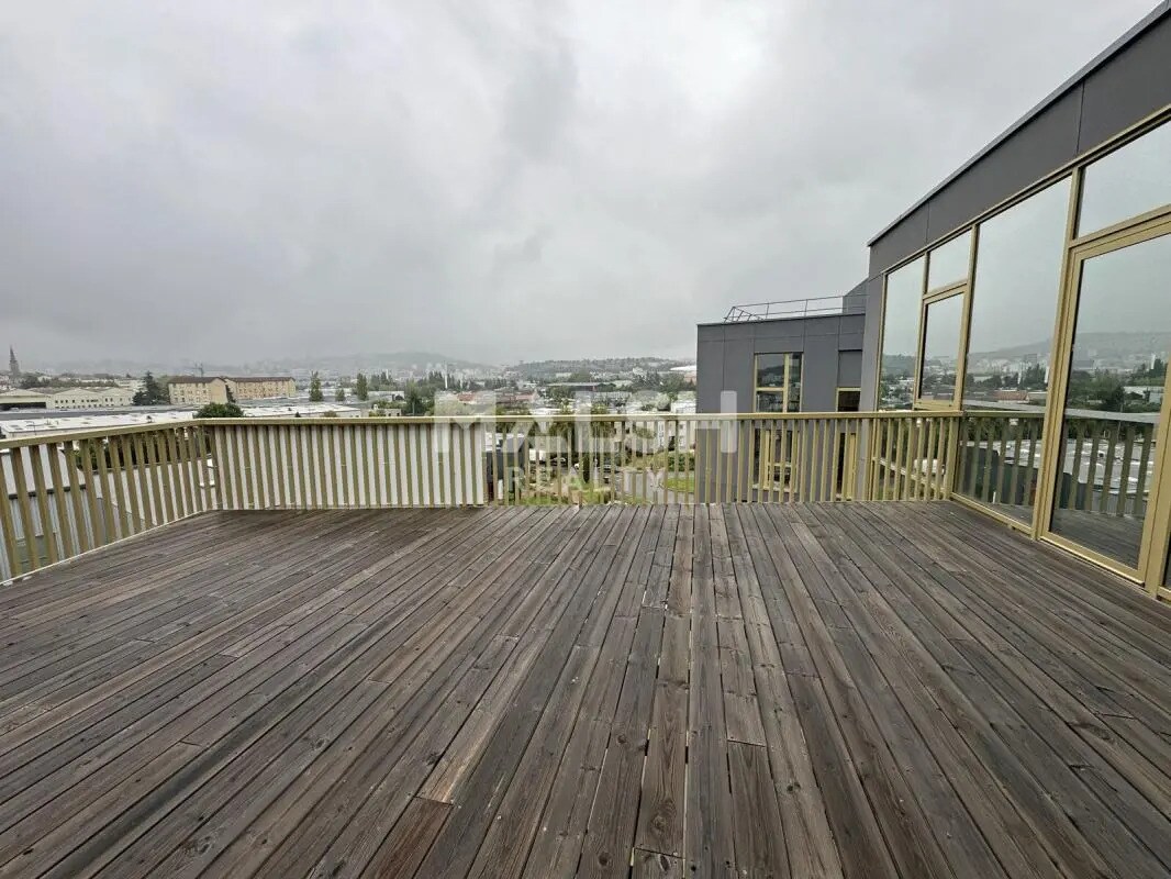 Office in Saint-Étienne for lease Building Photo- Image 1 of 4