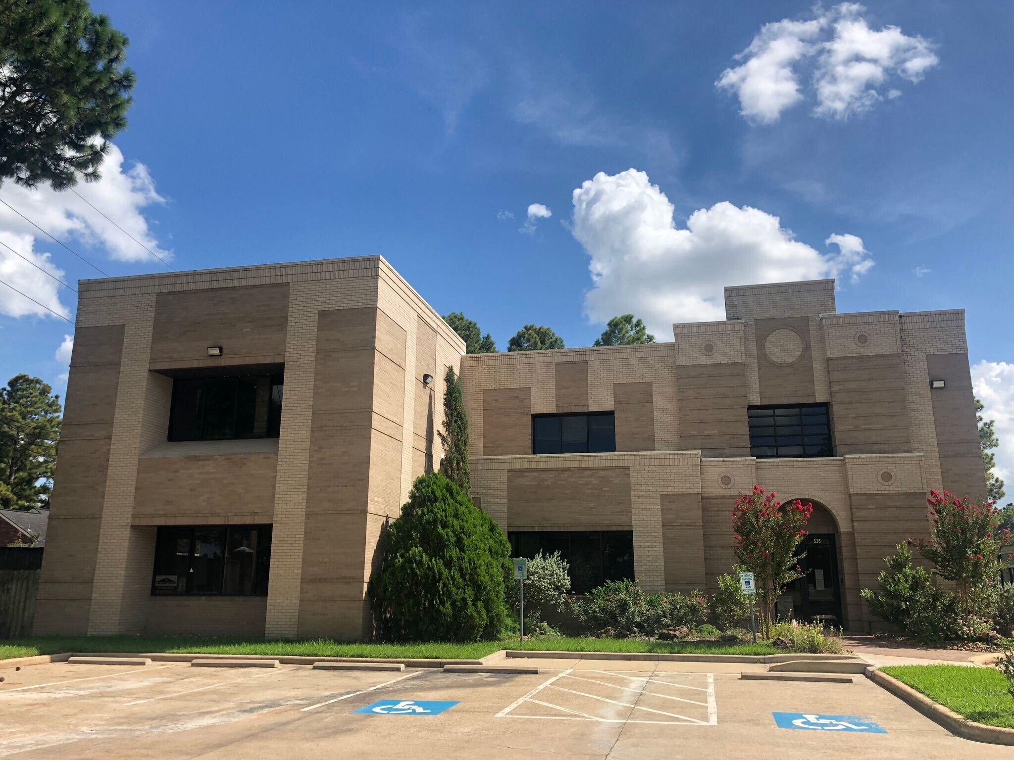 535 E Fernhurst Dr, Katy, TX for lease Building Photo- Image 1 of 10