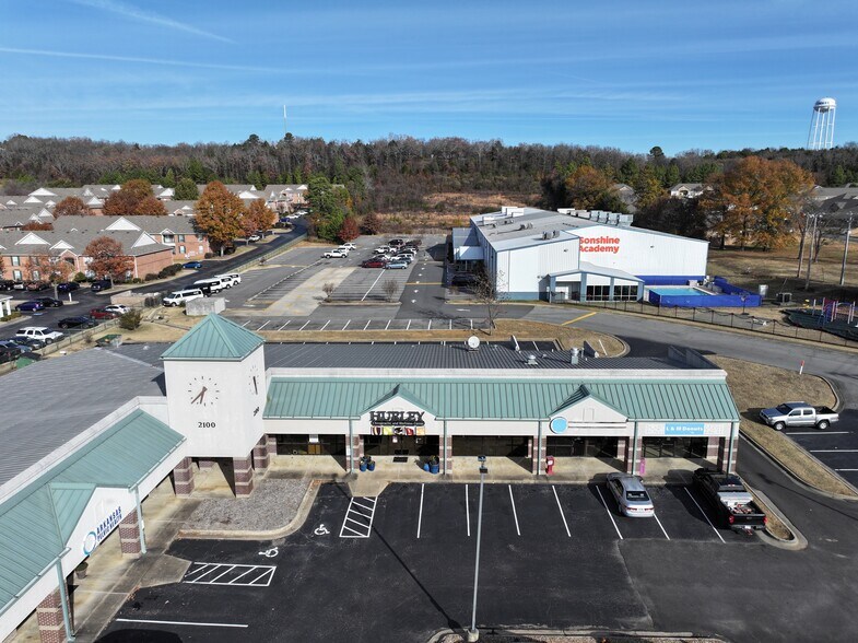 2100 Meadowlake Rd, Conway, AR à louer - Photo du bâtiment - Image 2 de 5