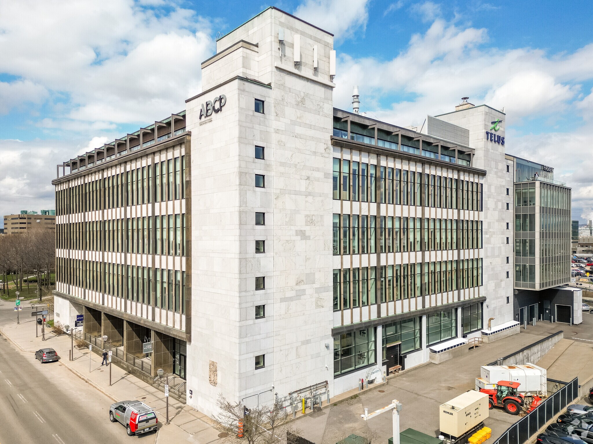 300 Rue Saint-Paul, Québec, QC à louer Photo principale- Image 1 de 5