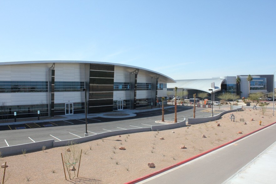 3167 W Armstrong Pl, Chandler, AZ à vendre - Photo du bâtiment - Image 2 de 6