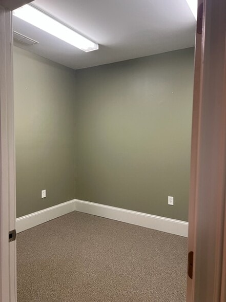 2440 Sandy Plains Rd, Marietta, GA for lease - Building Photo - Image 3 of 8