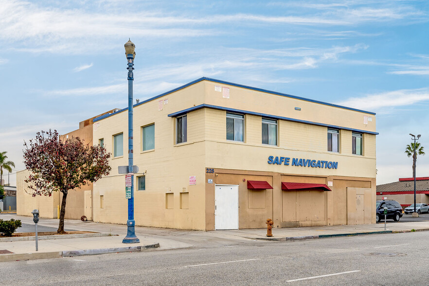 225 E 6th St, Long Beach, CA for lease - Building Photo - Image 1 of 25