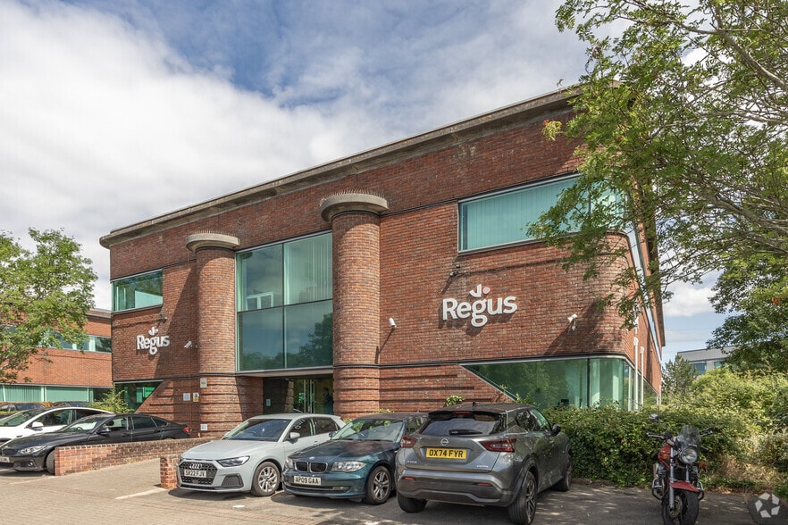 2440 Park Av, Almondsbury à louer - Photo principale - Image 2 de 3