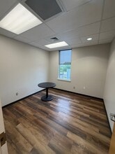 703 S Church St, Georgetown, TX for lease Interior Photo- Image 2 of 5