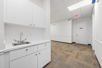 500 Village Square Crossings, Palm Beach Gardens, FL for lease Interior Photo- Image 2 of 9