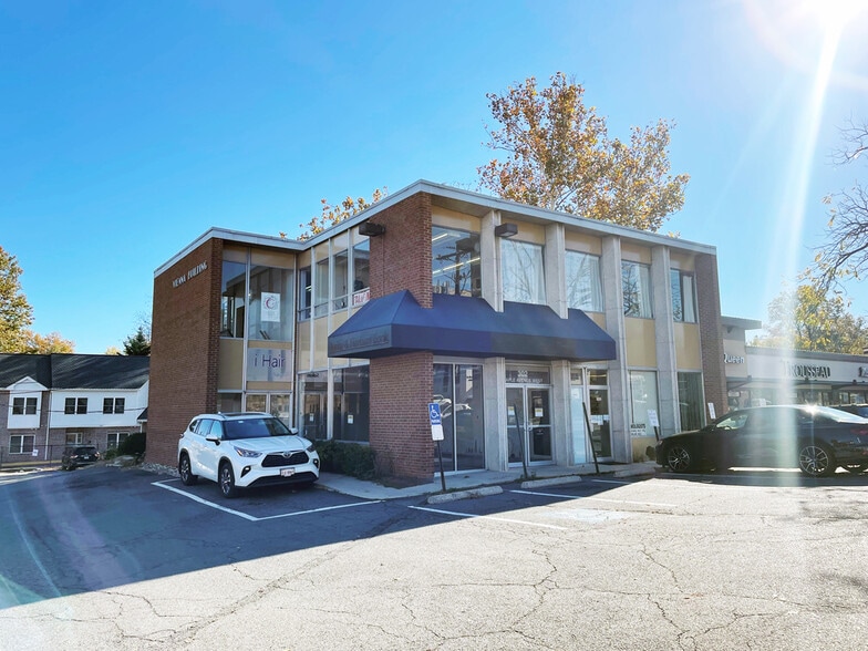 302 Maple Ave W, Vienna, VA for lease - Primary Photo - Image 1 of 7