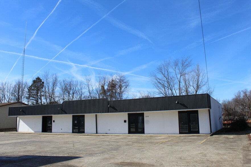 310 N 13th St, Rogers, AR à vendre - Photo du bâtiment - Image 3 de 17