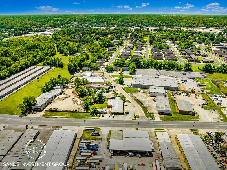 12606 S Choctaw Dr, Baton Rouge, LA à vendre - Photo du bâtiment - Image 1 de 5