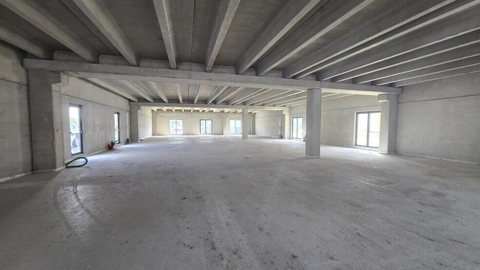 Commerce de détail dans Cuers à vendre - Photo du bâtiment - Image 2 de 4