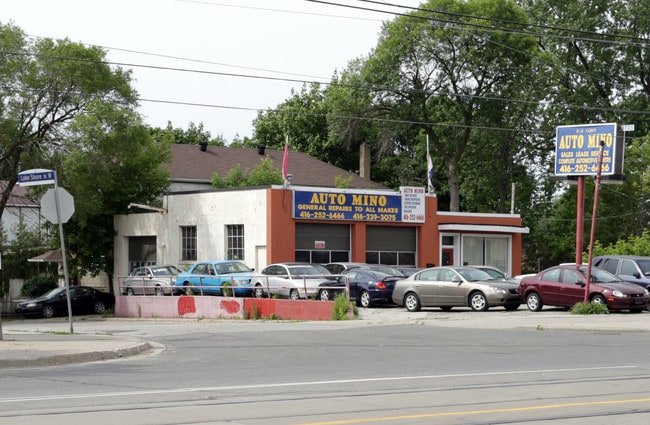 Plus de détails pour 3725 Lake Shore Blvd W, Toronto, ON - Commerce de détail à louer
