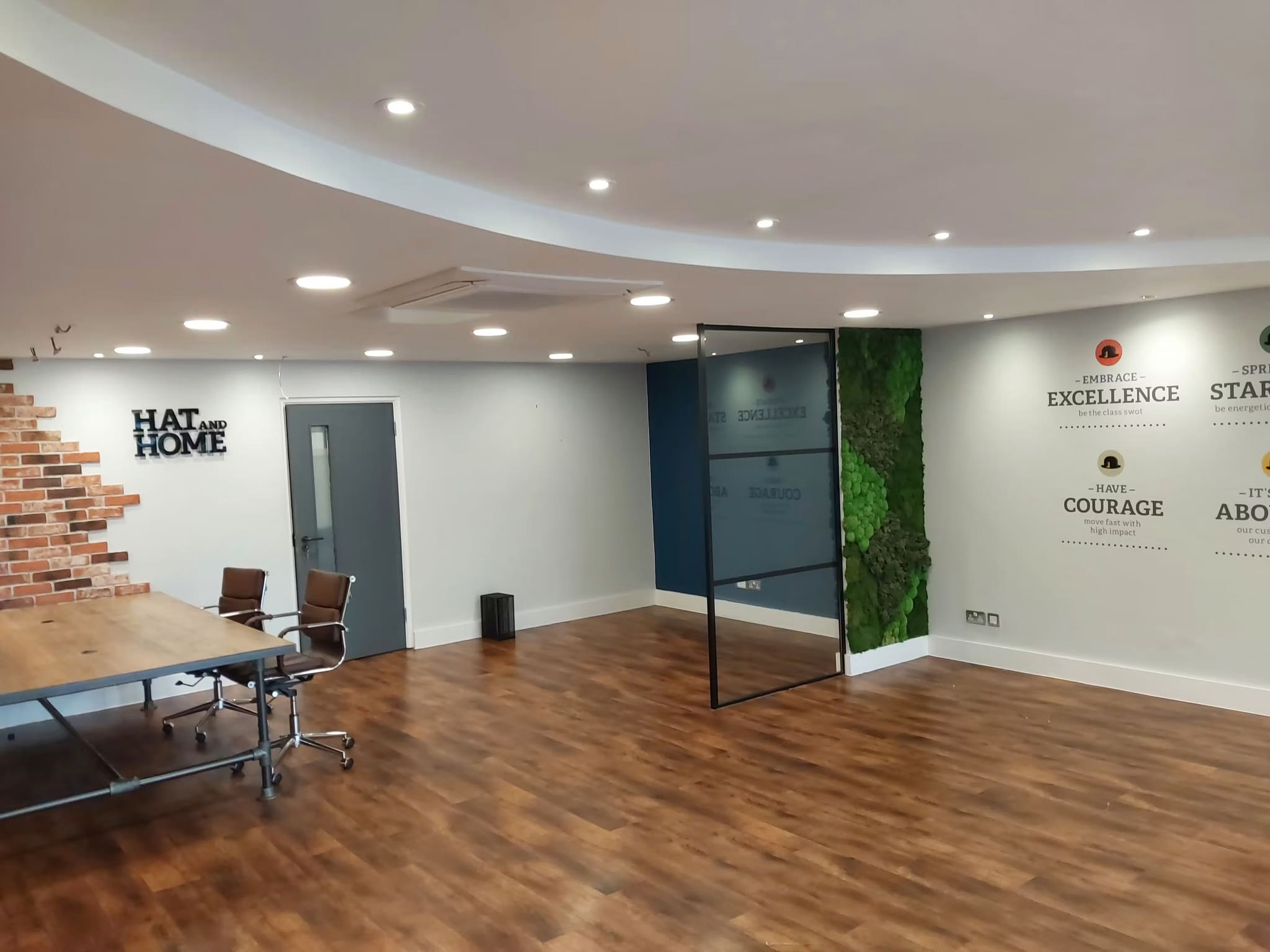79 High St, Crowthorne for lease Interior Photo- Image 1 of 3