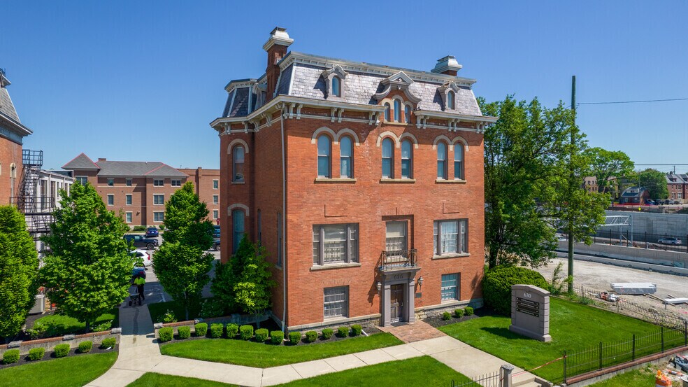 630 E Broad St, Columbus, OH à vendre - Photo du bâtiment - Image 3 de 8
