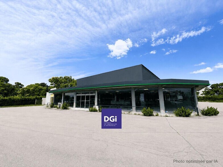 Flex in Nîmes for lease - Building Photo - Image 1 of 8