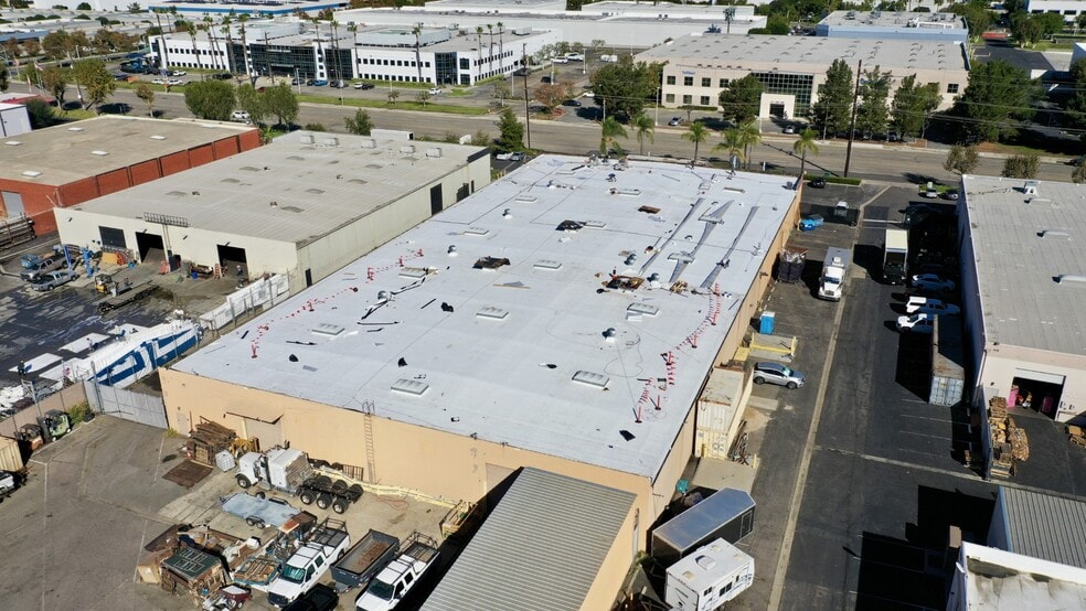 4930 E La Palma Ave, Anaheim, CA for lease - Building Photo - Image 2 of 7