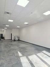 110 Orange Ct, Bowling Green, KY for lease Interior Photo- Image 1 of 18