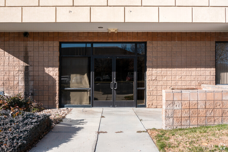 734 E Utah Valley Dr, American Fork, UT for lease - Building Photo - Image 3 of 4