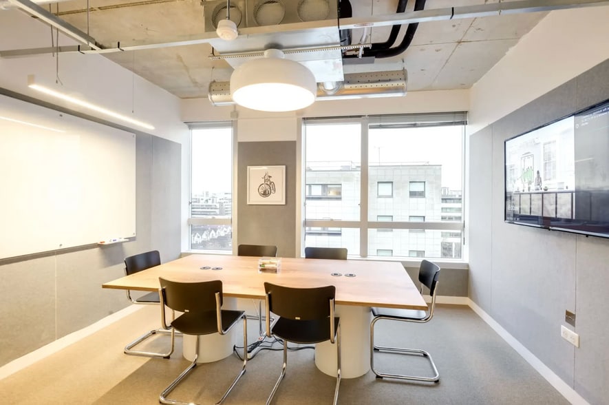8 Rue Des Pirogues De Bercy, Paris for lease - Building Photo - Image 3 of 7