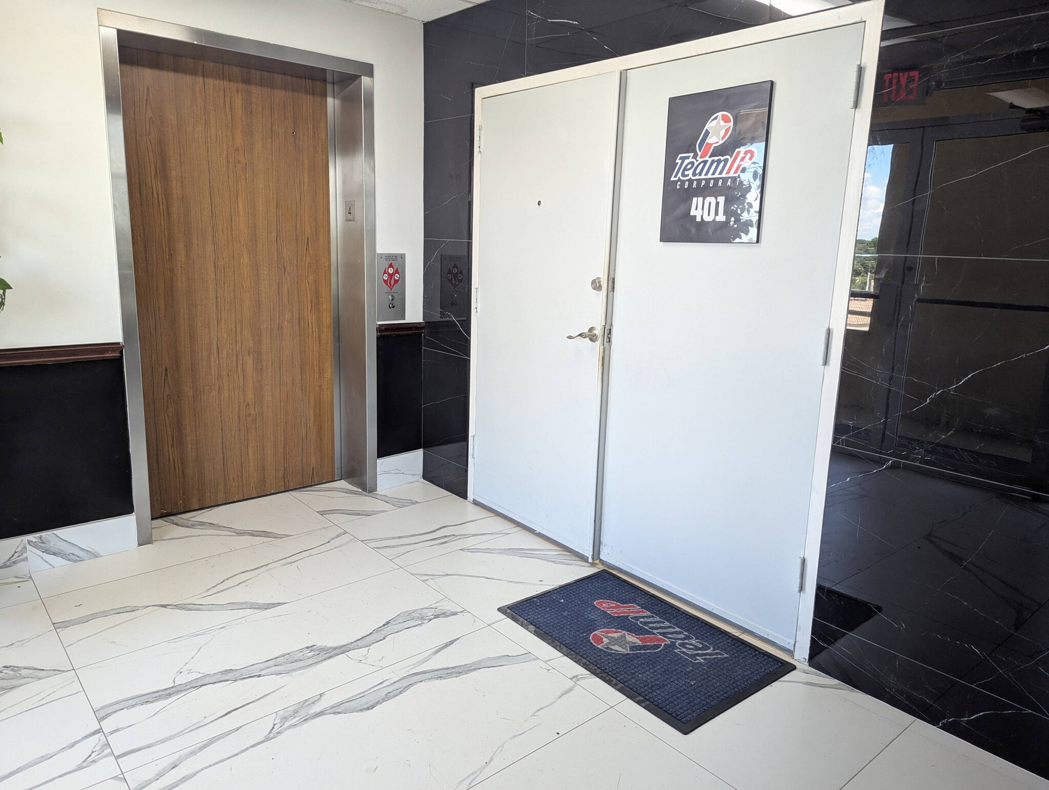 701 NW Federal Hwy, Stuart, FL for lease Interior Photo- Image 1 of 29